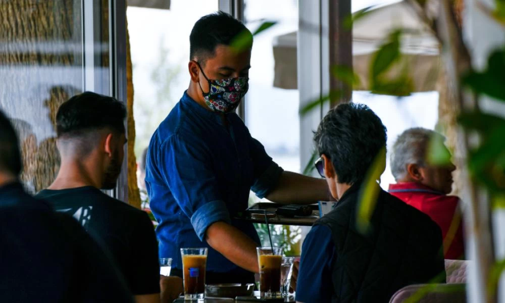 Εστίαση και κανόνες υγείας: Ποιες μάσκες είναι οι πιο κατάλληλες
